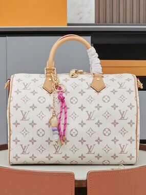 Classic Louis Vuitton Bag: A Stylish and Versatile Choice for Elegance